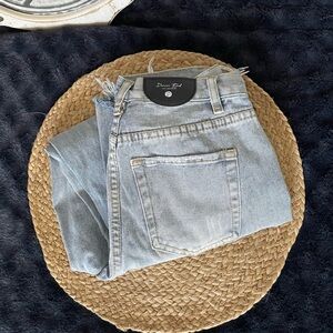 Light wash Distressed Jeans